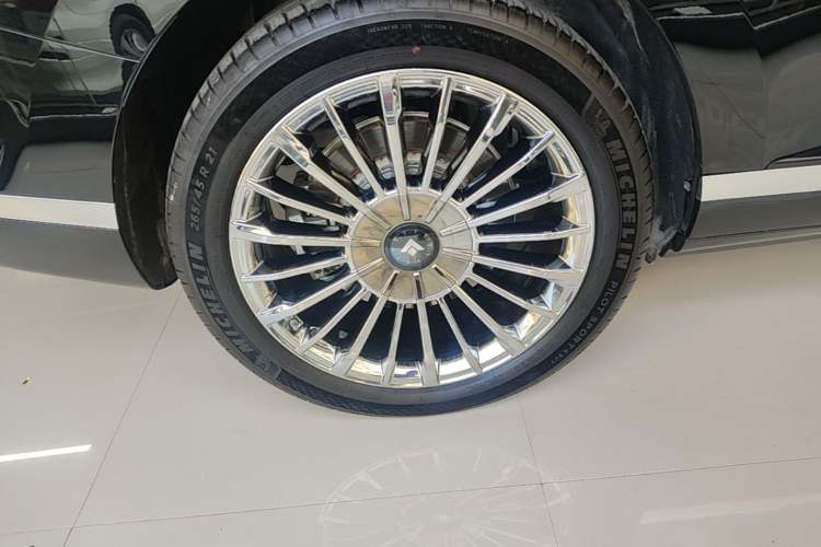 Used Hyptec HL 2025 700 Ultra Six-Seater All-Wheel-Drive LiDAR Version
