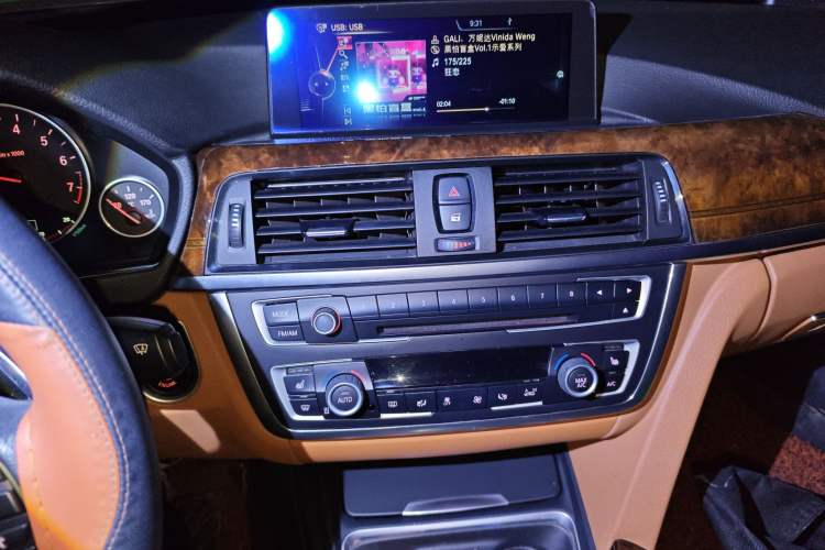 Used BMW 3 Series 2014 320Li Luxury Design Package
