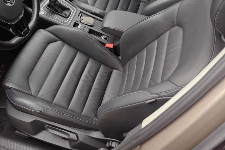 Used Volkswagen Golf 2015 1.4TSI Automatic Luxury Model Left Front Seat