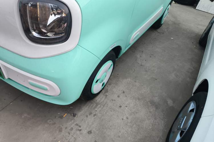 Used Bestune Pony 2025 222km Range Agile Horse Left Front Wheel Hub