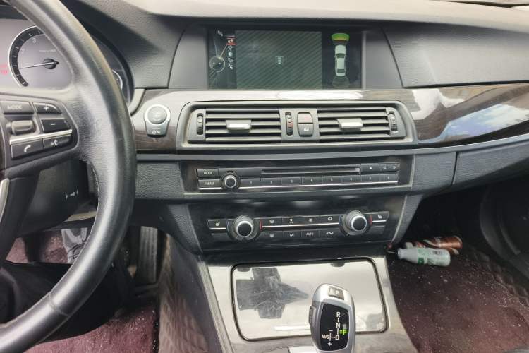Used BMW 5 Series 2013 525Li Luxury Model Audio And AC Panel