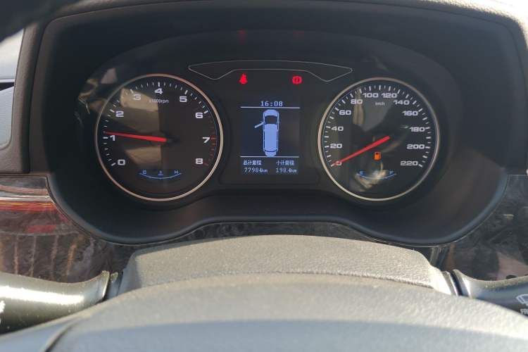 Used JAC Refine M4 2016 2.0L Manual Luxury Version