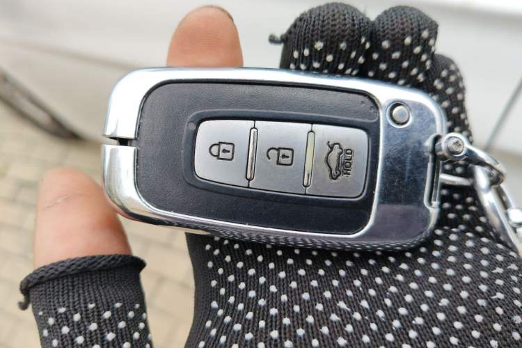 Used Hyundai Sonata 2013 2.4L Automatic Leading Edition China IV Standard Vehicle Key