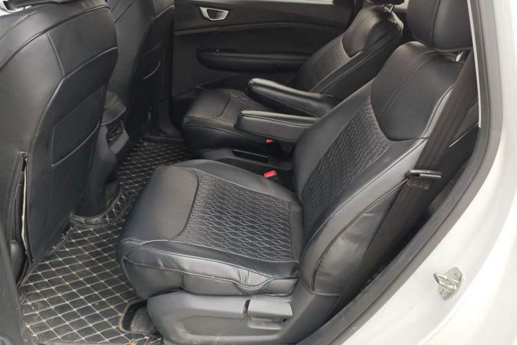 Used Wuling Jiachen 2022 1.5T Manual Light Enjoyment Dynamic Version
