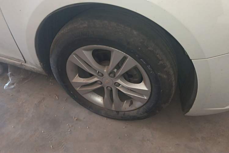 Used Chevrolet Cruze 2015 1.5L Classic SE AT Right Front Wheel Hub