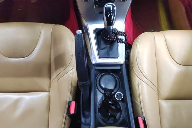 Used Volvo V40 2017 T3 Zhiya Edition
