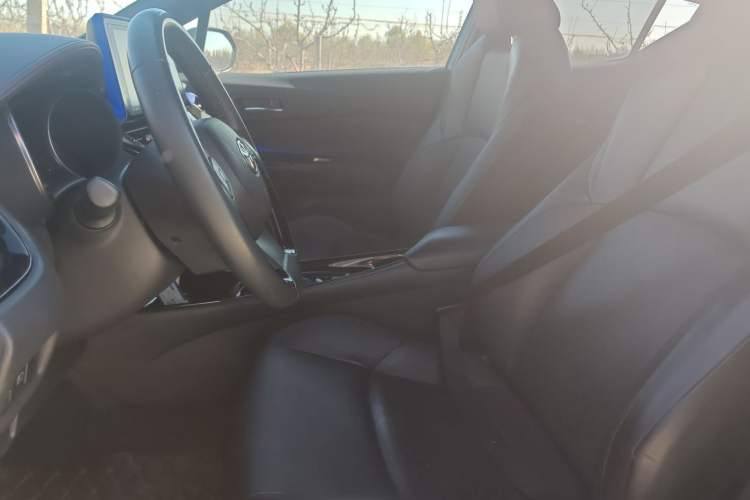 Used Toyota IZOA 2018 2.0L Yichi Version China VI Standard