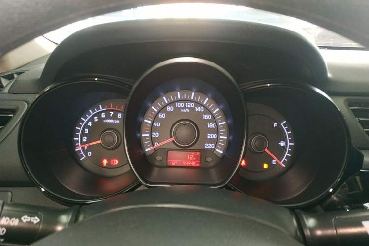 Used Kia K2 2015 Sedan 1.4L MT GLS
