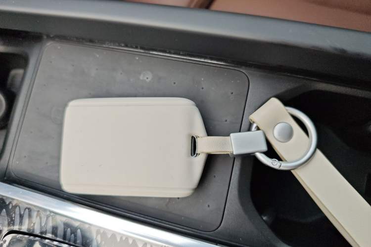 Used Volvo XC60 2025 B5 Four-Wheel Drive Smart & Advanced Luxury Edition Vehicle Key