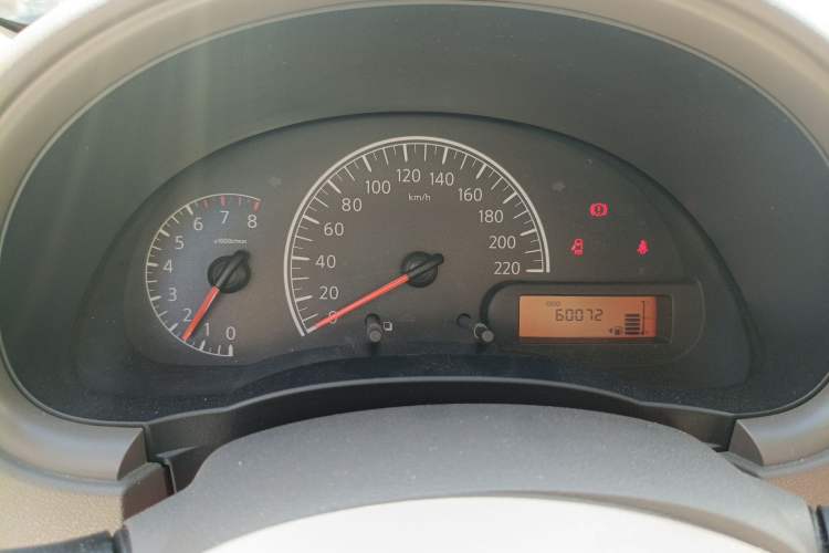 Used Nissan Sunny 2015 1.5XE Manual Comfort Edition Instrument Cluster