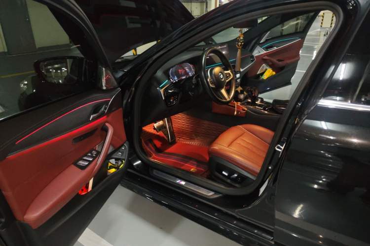 Used BMW 5 Series New Energy 2022 535Le M Sport Package Driver Seat