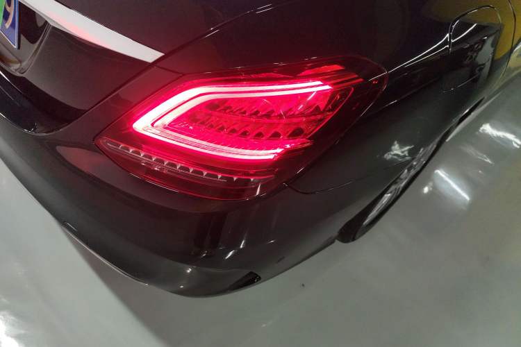 Used Mercedes-Benz C-Class 2020 Restyled C 200 L Fashion Edition Sport Version Right Rear Taillight