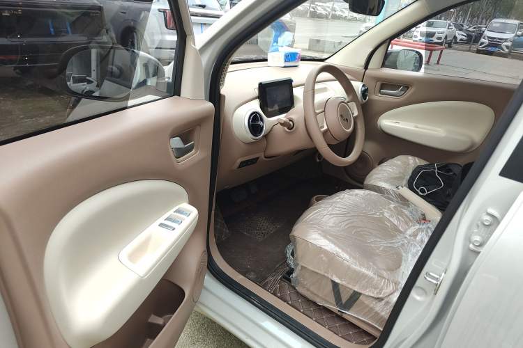 Used Wuling Hongguang MINIEV 2025 Four-Door Version Advanced Edition Driver Seat