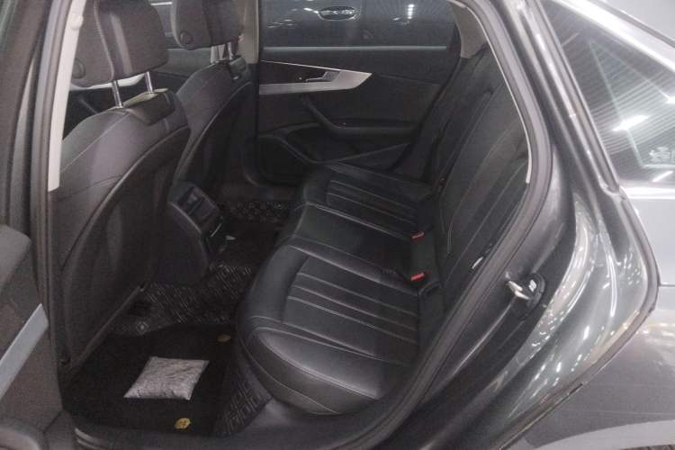 Used Audi A4L 2022 40 TFSI Fashion Dynamic Model
