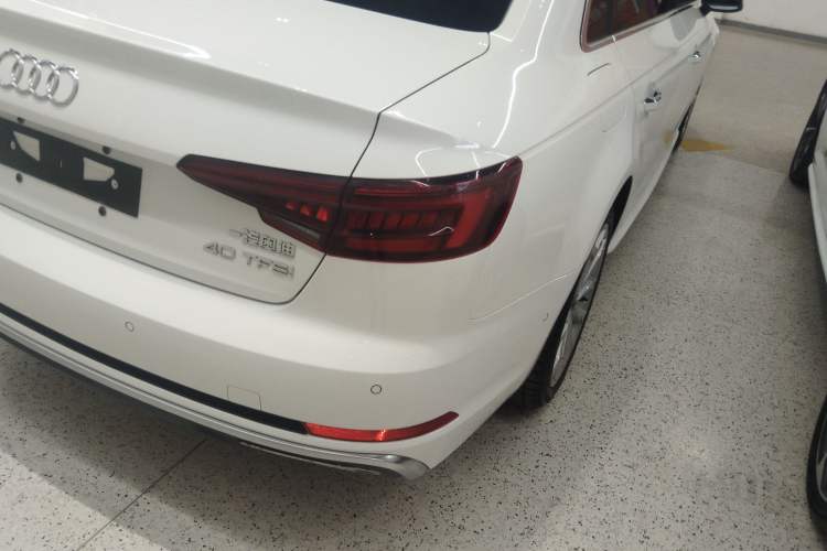 Used Audi A4L 2019 40 TFSI Fashion Version China V Right Rear Taillight