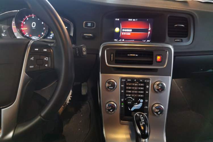 Used Volvo V60 2017 T5 Zhiyi Edition China V Standard
