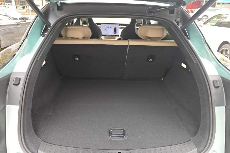 Used Xiaomi Auto YU7 2025 Ultra-Long Range High-Performance All-Wheel-Drive Max Edition Trunk