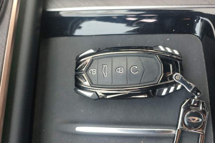 Used Chery Tiggo 9 2025 2.0T Dual-Clutch Two-Wheel Drive Luxury Edition 5 Seats