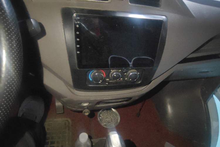 Used Dongfeng Yufeng EM26 
