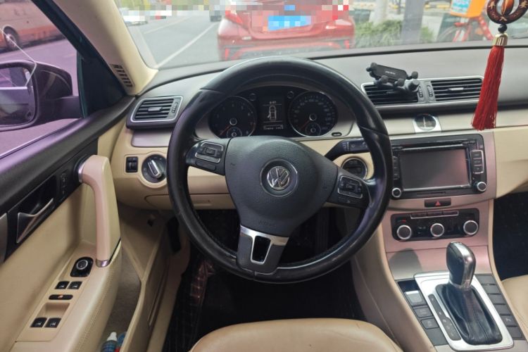 Used Volkswagen Magotan 2012 Revised Version 1.8TSI Leading Edition Steering Wheel