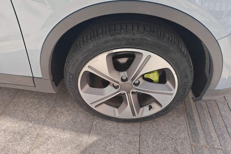 Used Geometry C 2020 Selected Range Edition 550 KM C++ Pro Right Front Wheel Hub