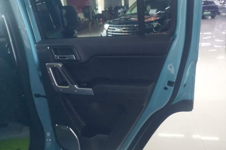 Used 212 T01 2025 2.0T Changfeng