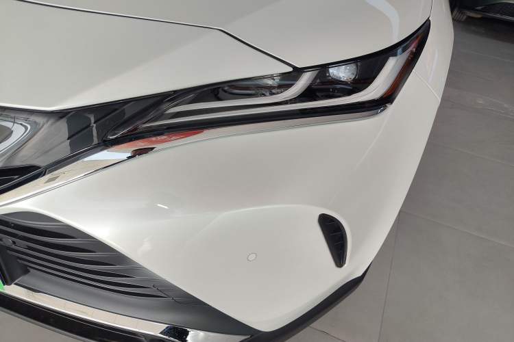 Used Toyota Harrier 2023 2.0L CVT Two-Wheel Drive Deluxe Edition
