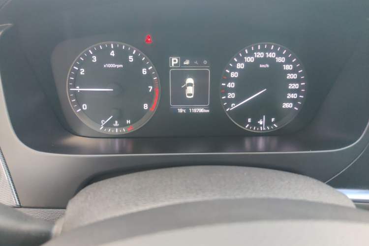 Used Hyundai Sonata 2015 1.6T GX Comfort Model Odometer Close Up