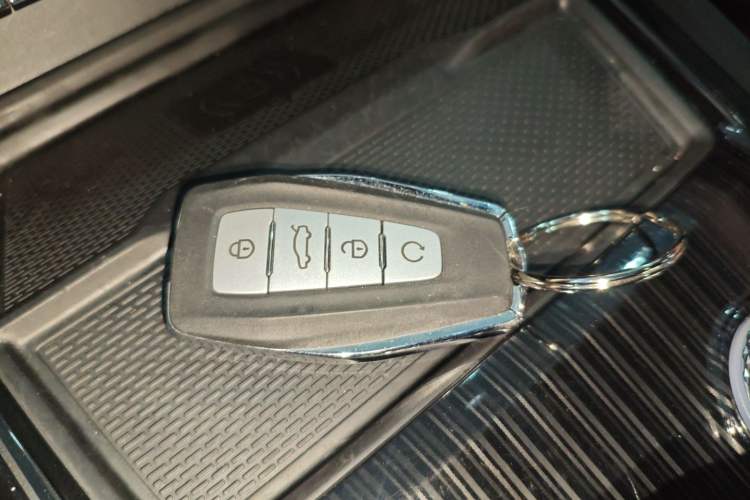 Used Geely Auto Monjaro L 2021 2.0TD DCT EVO Two-Wheel Drive Smart Luxury Version Vehicle Key