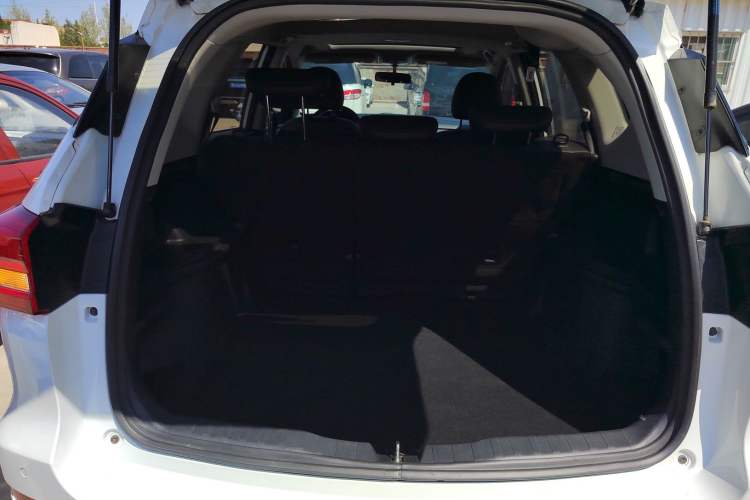 Used Haval M6 2019 1.5T DCT Two-Wheel Drive Elite Version China VI Standard Trunk