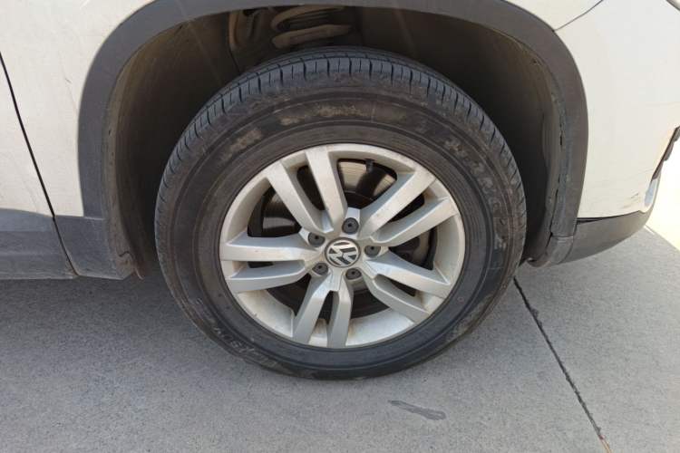 Used Volkswagen Tiguan 2015 1.8TSI Automatic Two-Wheel Drive Trend Edition Right Front Wheel Hub