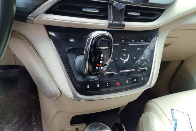 Used Buick GL8 2023 ES Lu Zun Deluxe Model
