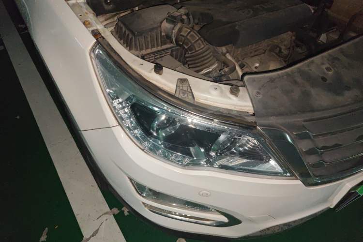 Used Baojun 560 2016 1.5T Manual Luxury Model Right Front Headlight