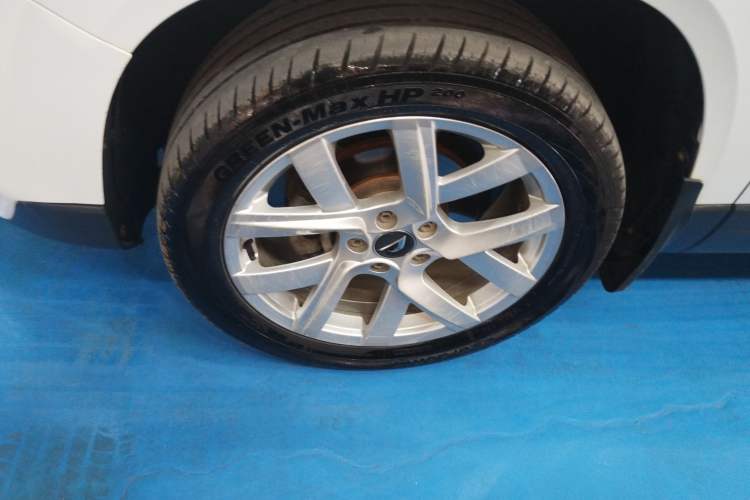 Used Jetta VS5 2022 280TSI Manual Enjoyment Version Left Front Wheel Hub