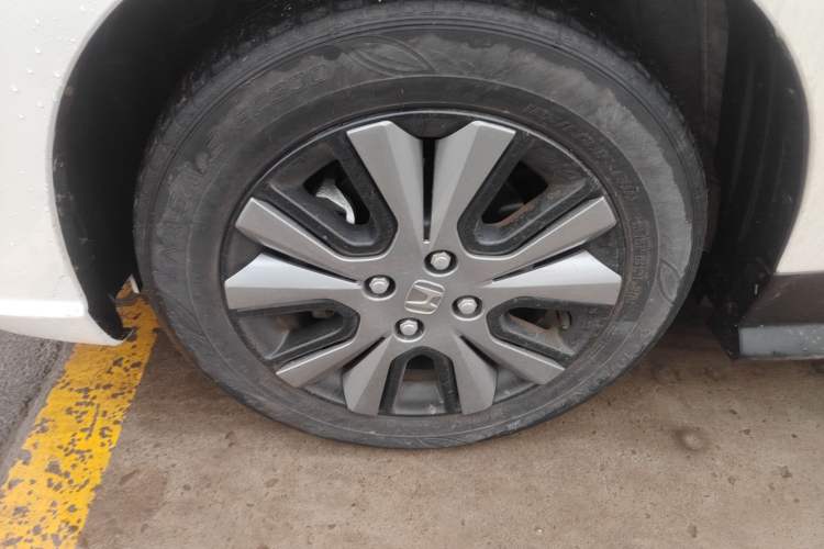 Used Honda Fit 2022 1.5L CVT Trendy Sunroof Edition Left Front Wheel Hub