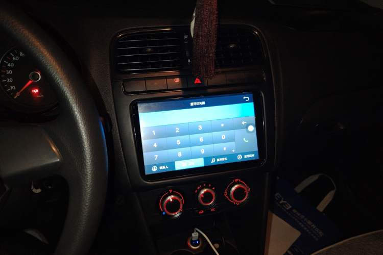 Used Volkswagen Polo 2011 1.4L Manual ZhiLe Edition Audio And AC Panel