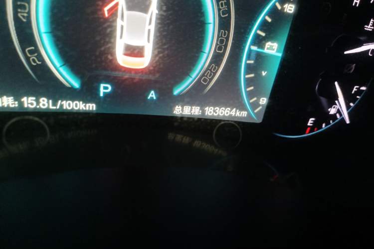 Used Zotye Z700 2018 Z700H 1.8T DCT Prestige Model Odometer Close Up