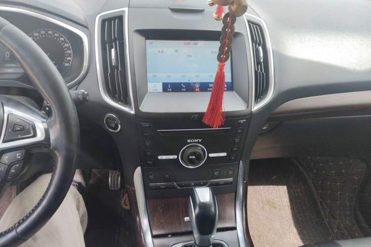 Used Ford Edge 2017 EcoBoost 245 Four-Wheel-Drive Flagship 7-Seater
