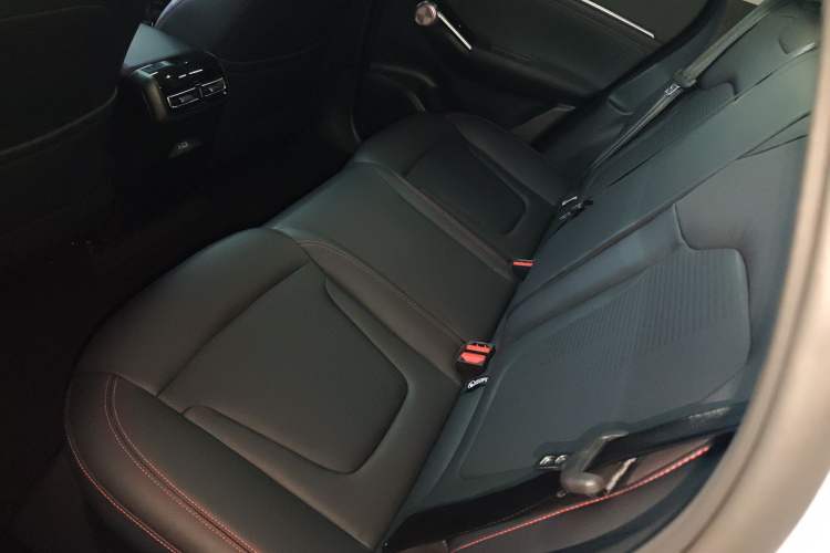 Used GAC Trumpchi EMKOO 2022 2.0 ATK TwinStar Pro Edition Left Rear Seat