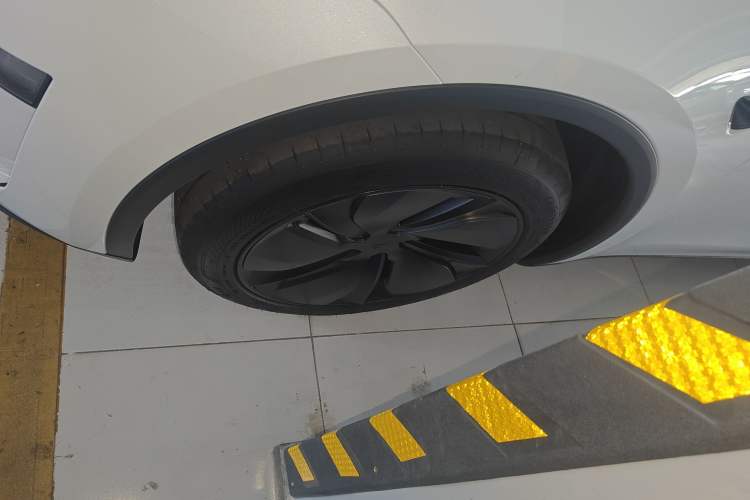 Used Tesla Model Y 2026 Rear-Drive Model Exterior 2