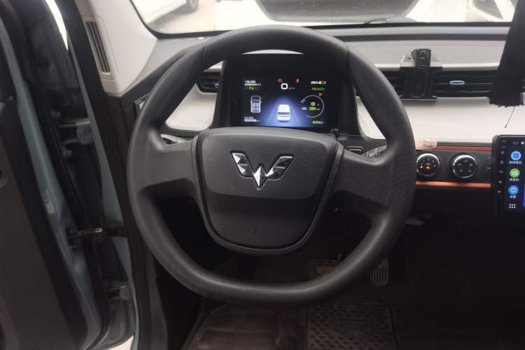 Used Wuling Hongguang MINIEV 2020 Enjoyment Model Lithium Iron Phosphate Steering Wheel