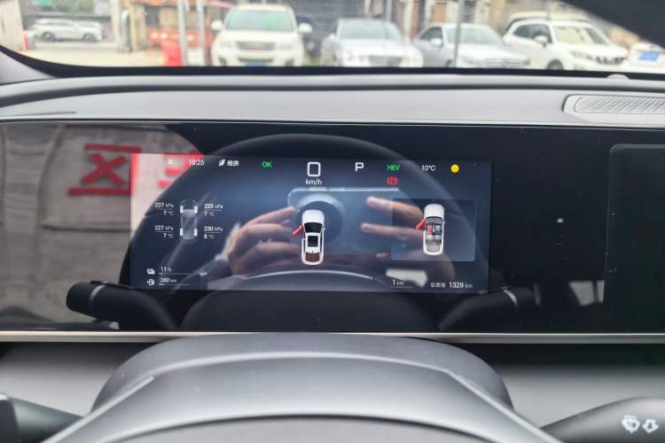 Used BYD Qin L 2025 DM-i Smart Drive 120KM Leading Model
