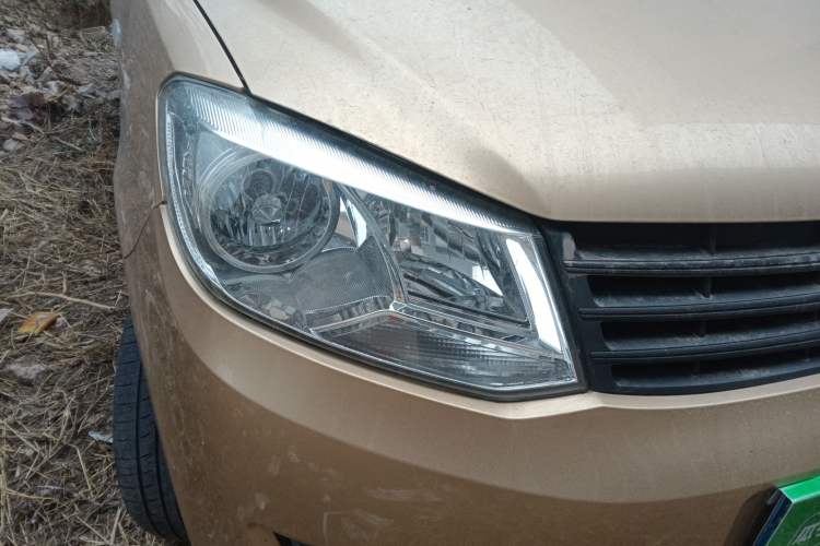 Used Dongfeng Fengon 2013 1.3L Manual Deluxe Edition DK13-08 Right Front Headlight