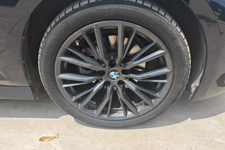 Used BMW 3 Series 2024 325Li M Sport Night Edition Package Right Front Wheel Hub