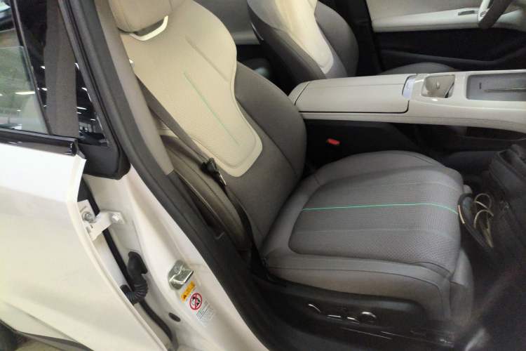 Used Deepal L07 2025 230Max Deep Blue Intelligent Driving AD PRO Range-Extended Version
