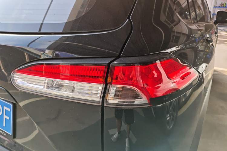 Used Toyota FRONTLANDER 2024 2.0L CVT Leading Edition