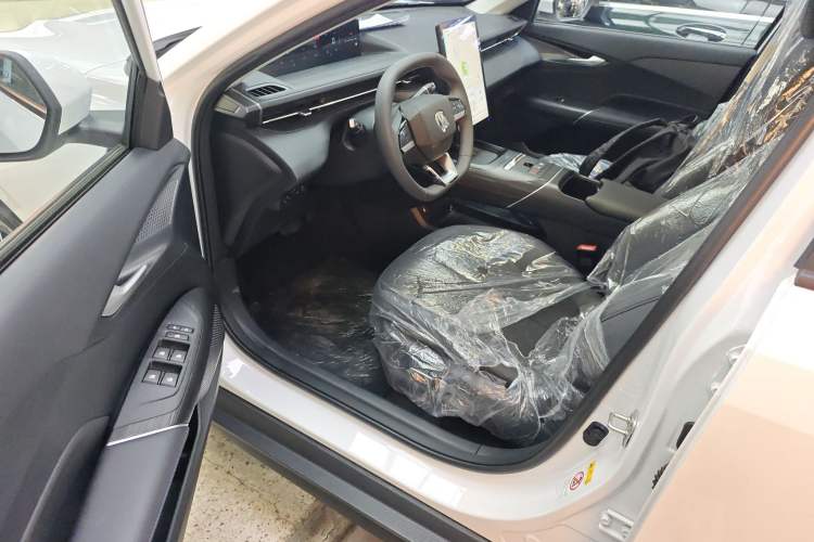 Used Changan Eado PHEV 2025 Smart New Blue Whale 145KM High-Energy Edition
