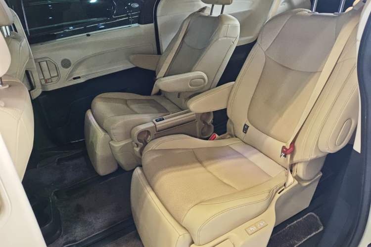 Used Toyota SIENNA 2021 2.5L Hybrid Premium Edition