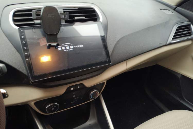 Used Ford Escort 2017 1.5L Manual Comfort Model Audio And AC Panel