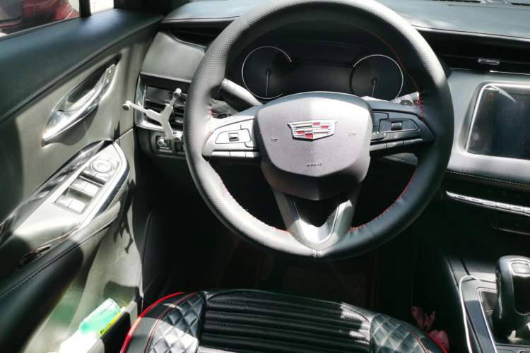 Used Cadillac XT4 2018 28T Two-Wheel Drive Tech Version